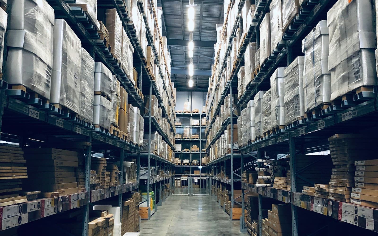 Operación logística en nave industrial